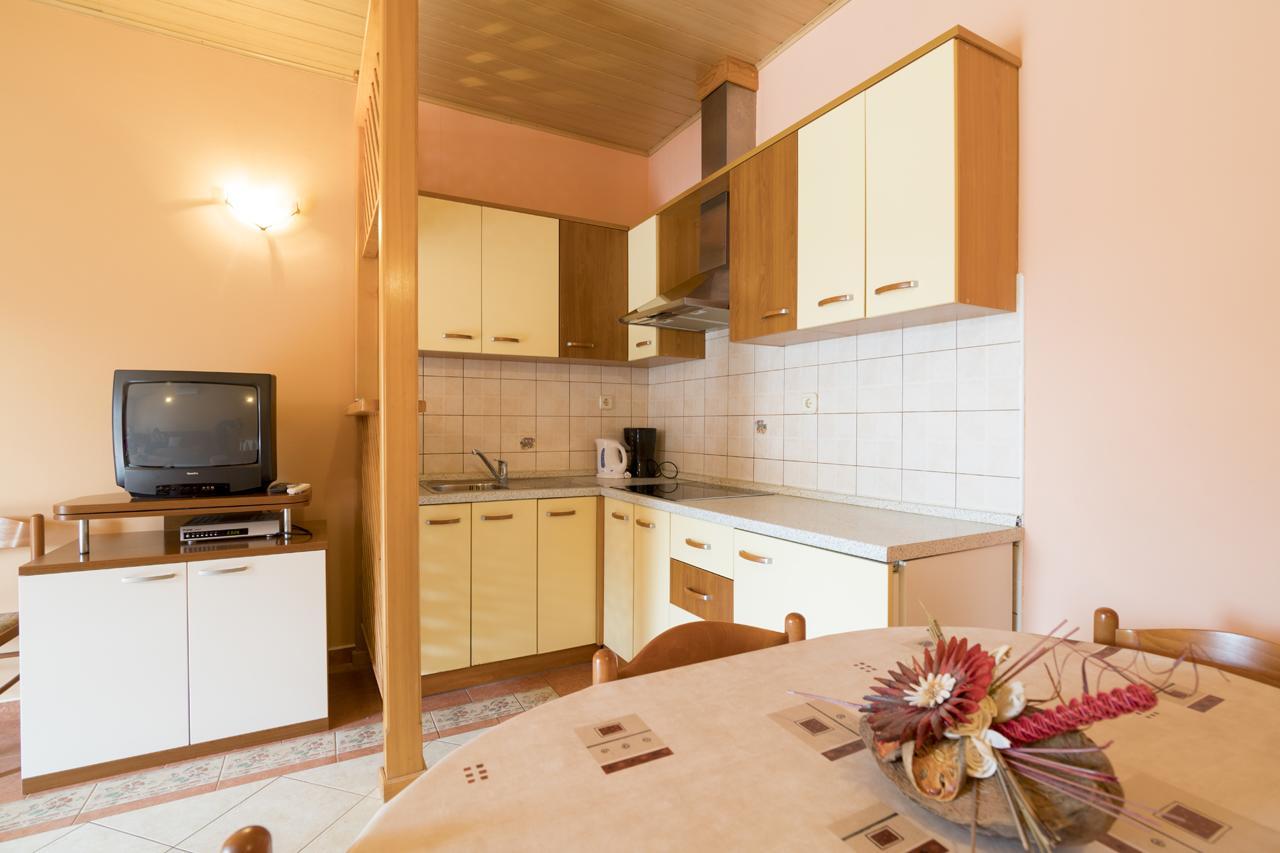 Apartments Kori Funtana Luaran gambar