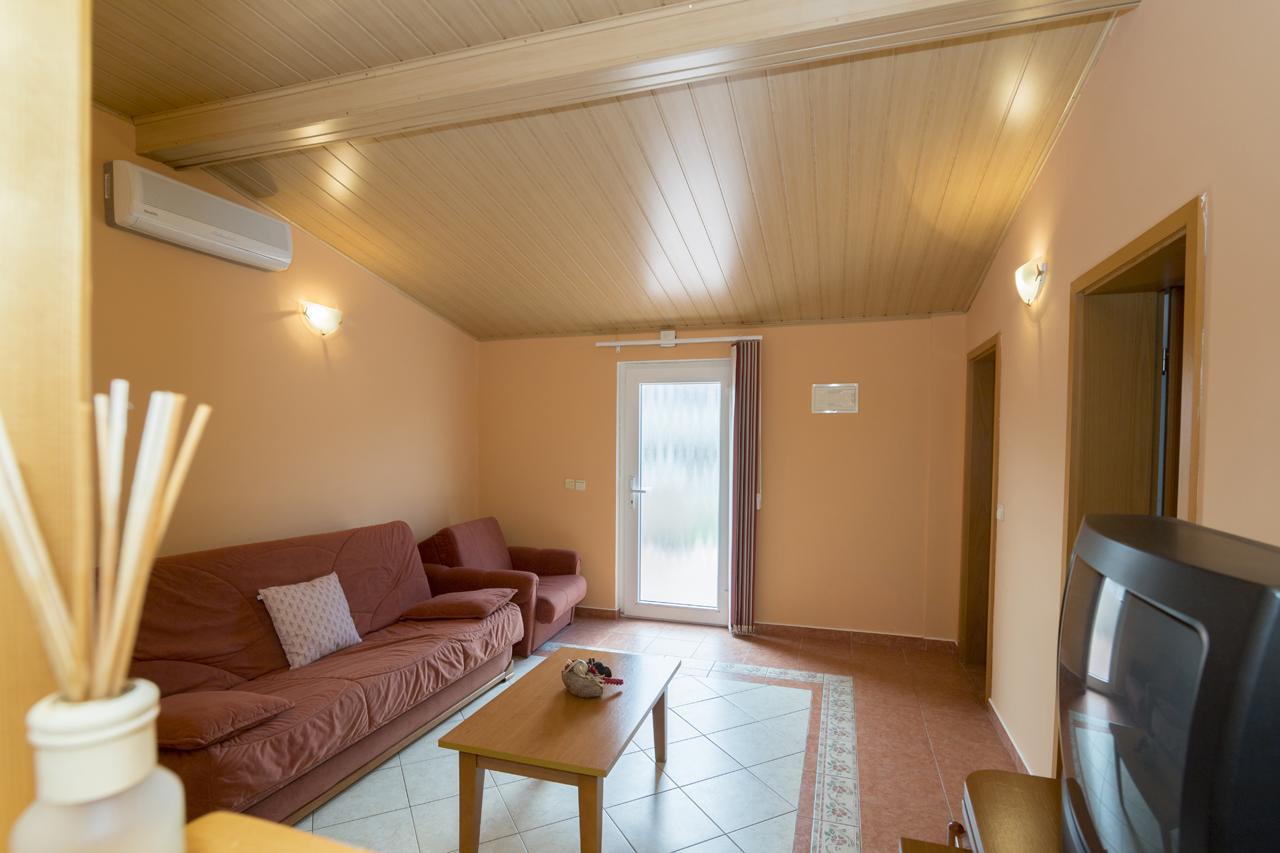 Apartments Kori Funtana Luaran gambar