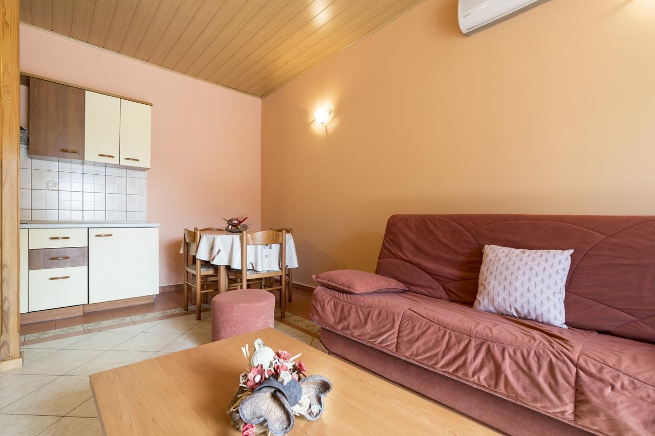 Apartments Kori Funtana Luaran gambar