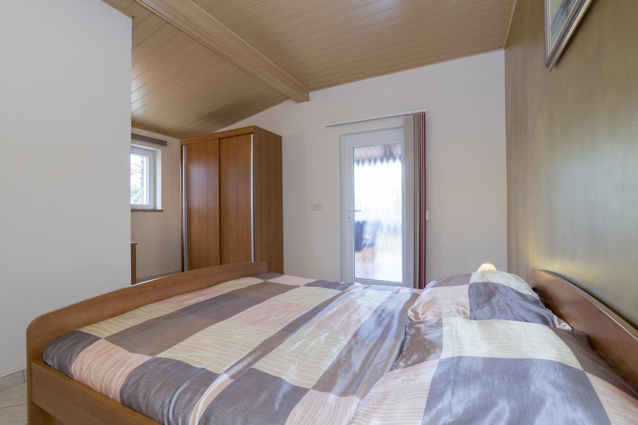 Apartments Kori Funtana Luaran gambar