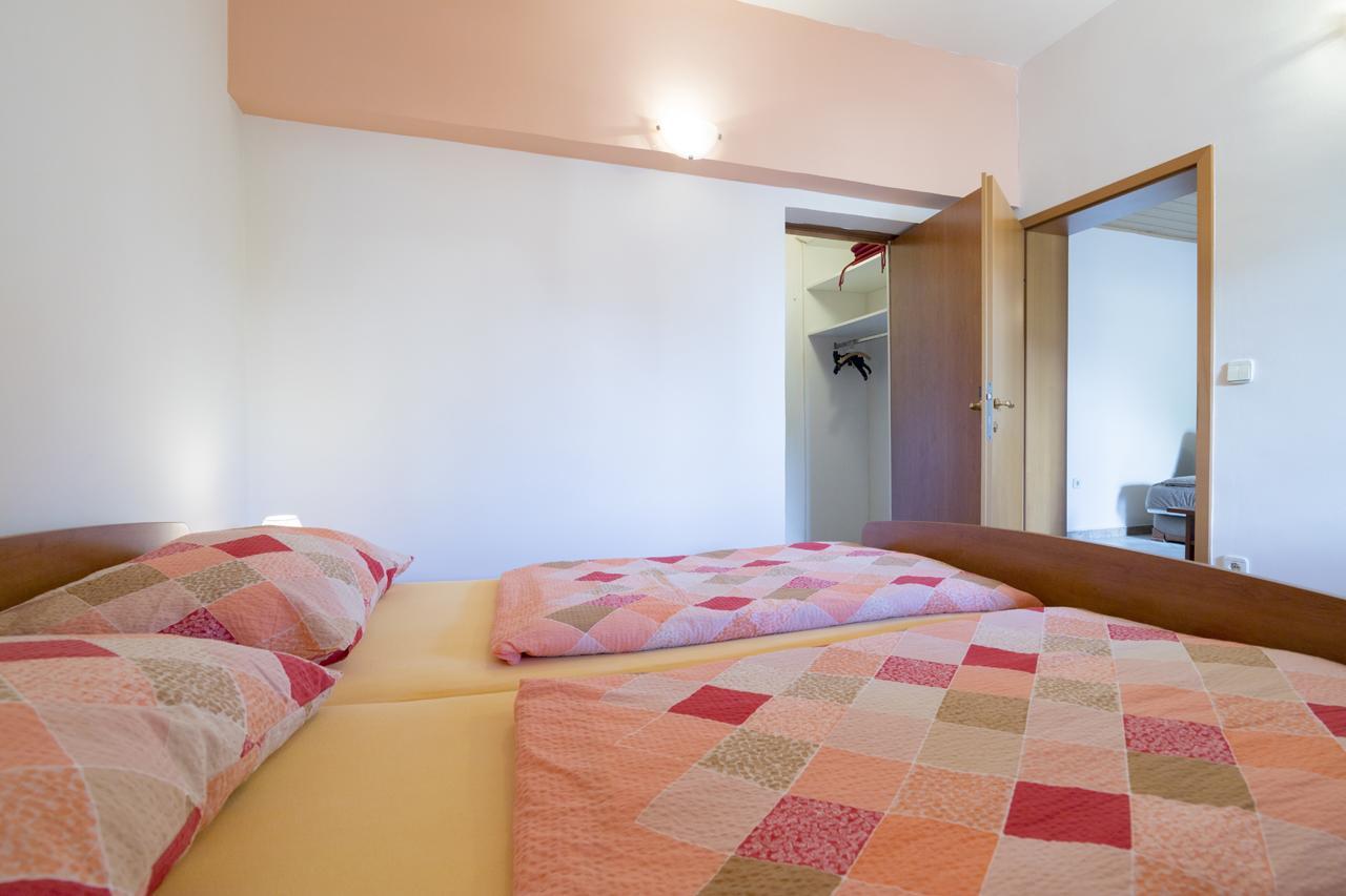 Apartments Kori Funtana Luaran gambar