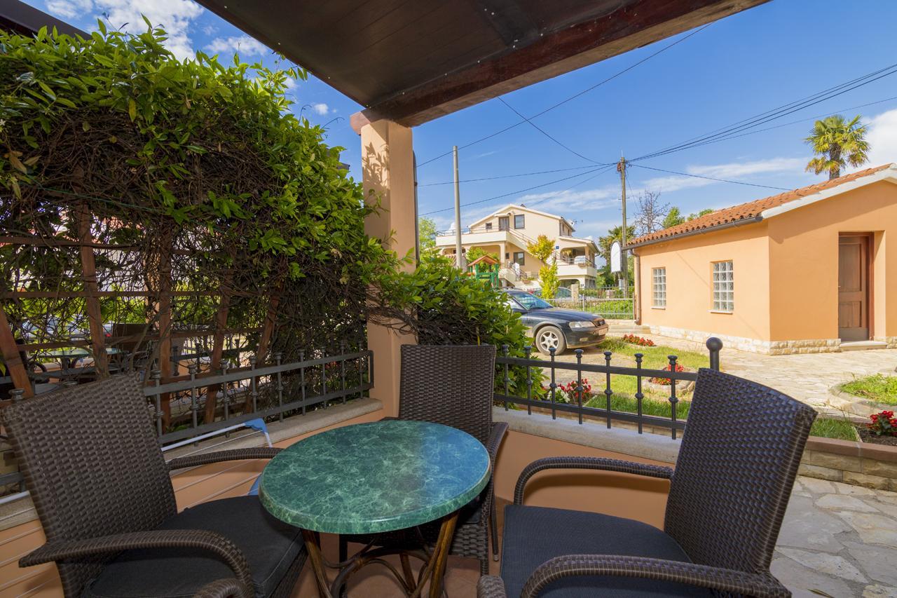 Apartments Kori Funtana Luaran gambar