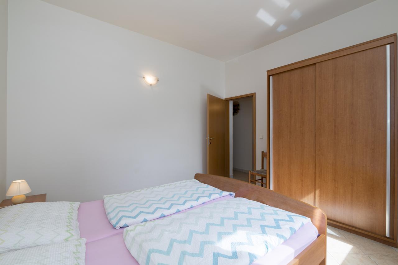 Apartments Kori Funtana Luaran gambar