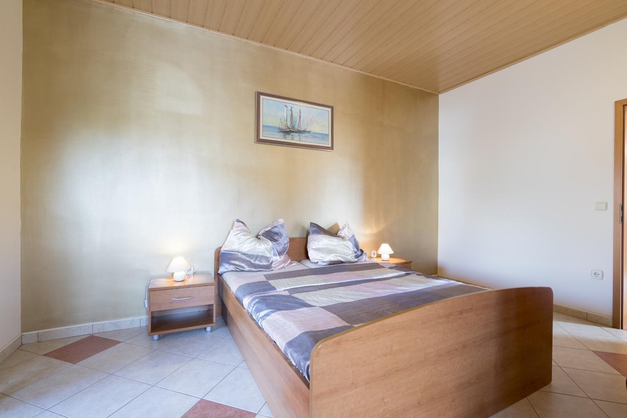 Apartments Kori Funtana Luaran gambar