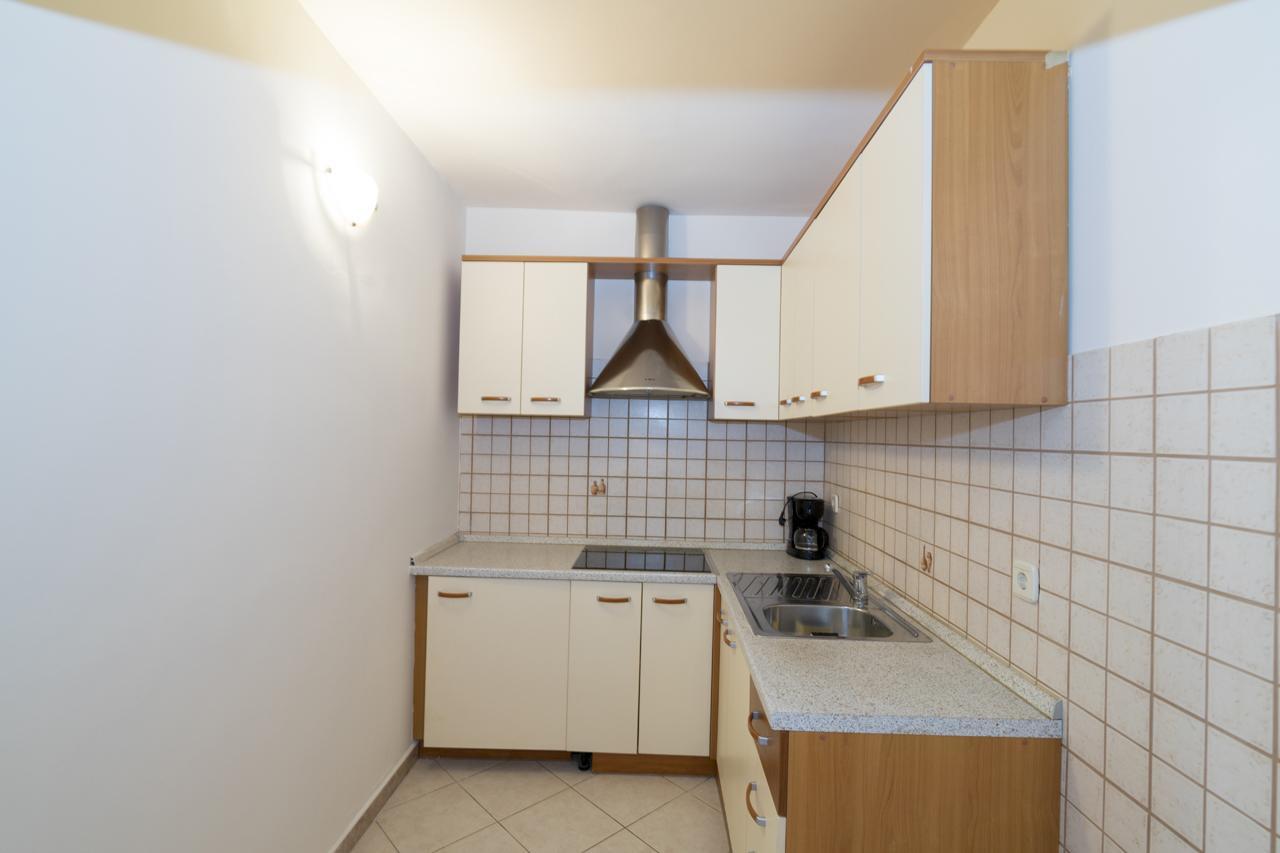 Apartments Kori Funtana Luaran gambar